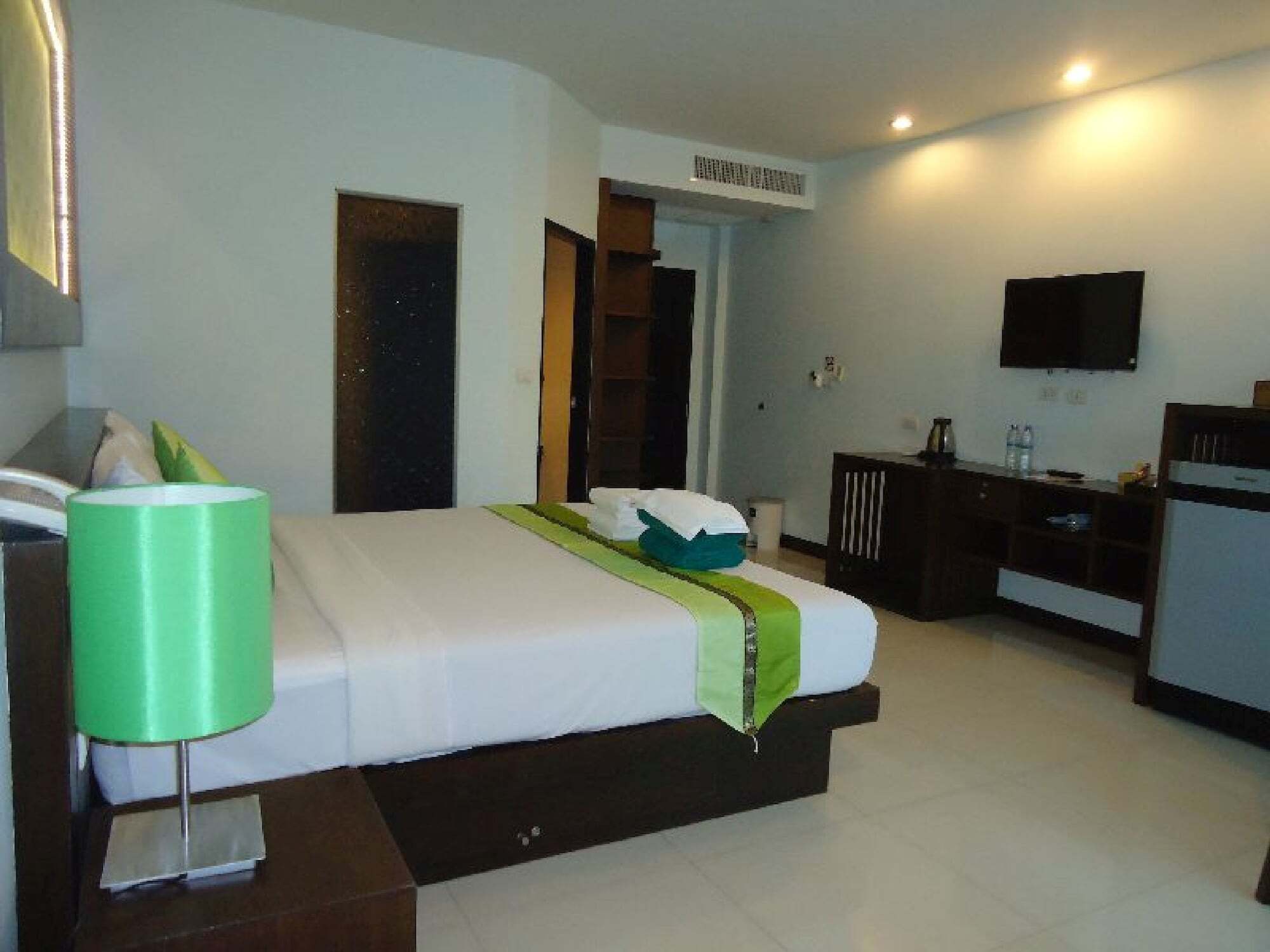 Puding Holiday World Kata Beach  Buitenkant foto